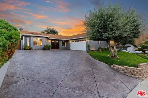 5430 Parkmor Rd, Calabasas, CA 91302