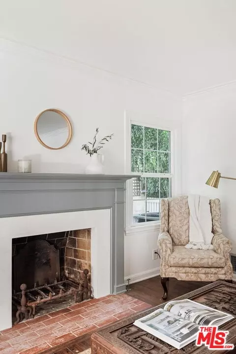 2480 E Chevy Chase Dr, Glendale, CA 91206 photo 7