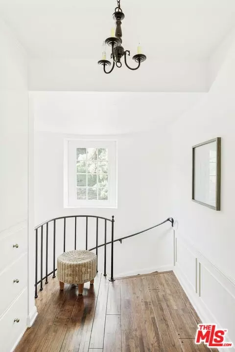 2480 E Chevy Chase Dr, Glendale, CA 91206 photo 28