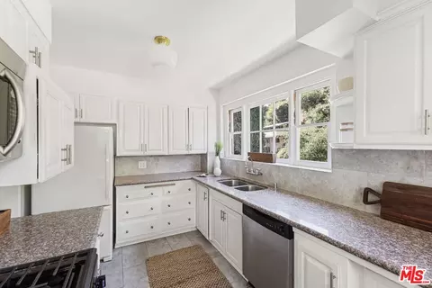 2480 E Chevy Chase Dr, Glendale, CA 91206 photo 20