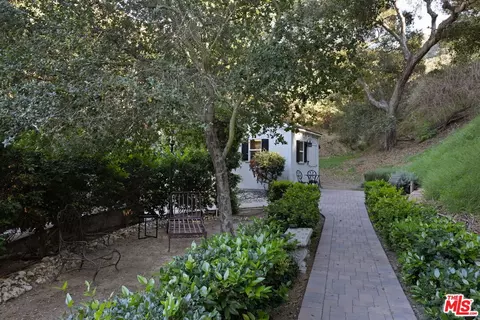 2480 E Chevy Chase Dr, Glendale, CA 91206 photo 44