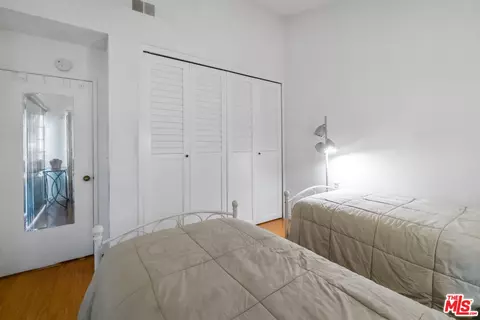 16211 Downey Ave #8, Paramount, CA 90723 photo 11