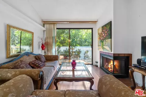 16211 Downey Ave #8, Paramount, CA 90723 photo 4
