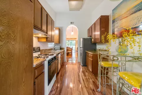 16211 Downey Ave #8, Paramount, CA 90723 photo 9