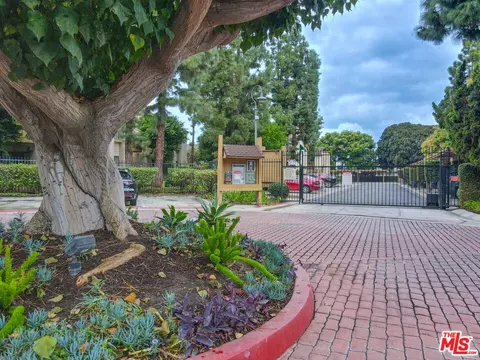 16211 Downey Ave #8, Paramount, CA 90723 photo 2