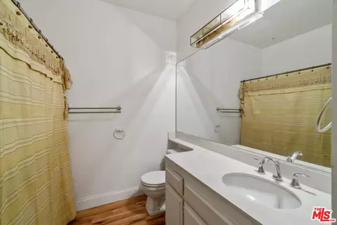 16211 Downey Ave #8, Paramount, CA 90723 photo 12