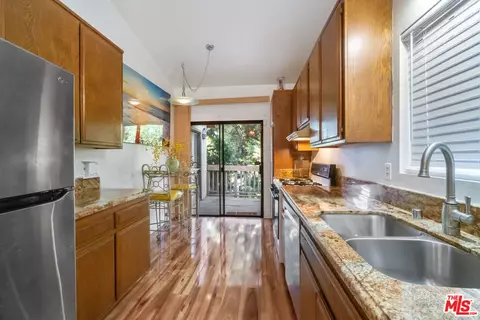 16211 Downey Ave #8, Paramount, CA 90723 photo 7