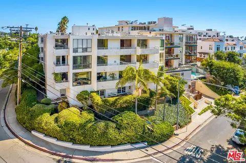 15480 Antioch St #304, Pacific Palisades, CA 90272