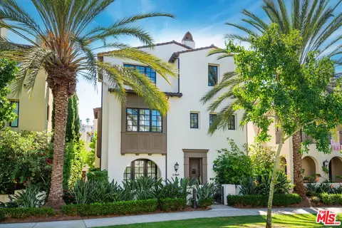 13069 S Icon Cir, Playa Vista, CA 90094