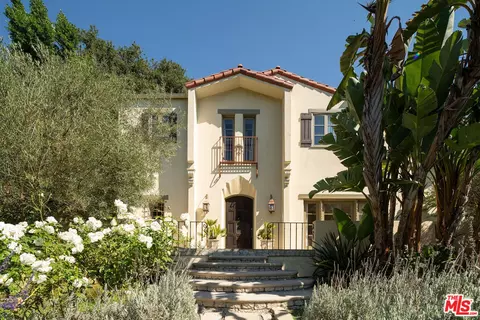 2500 N Commonwealth Ave, Los Angeles, CA 90027