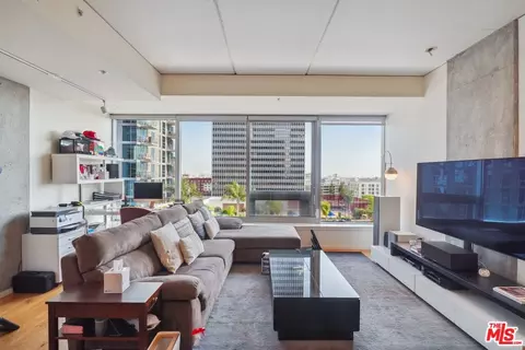 1155 S Grand Ave #1007, Los Angeles, CA 90015