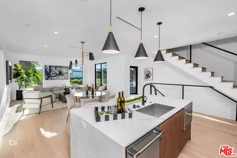 12918 Bloomfield St #5, Studio City, CA 91604