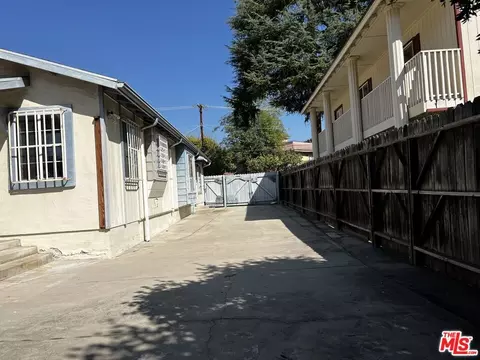 1151 Forest Ave, Pasadena, CA 91103 photo 4