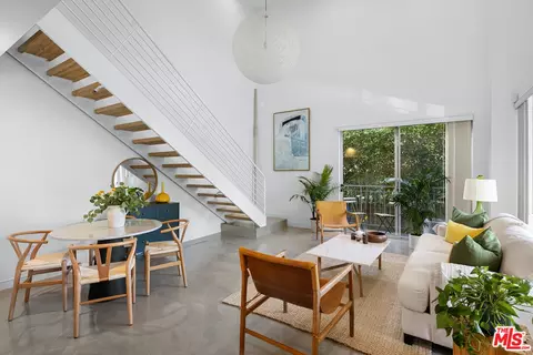 123 N Kings Rd #5, Los Angeles, CA 90048