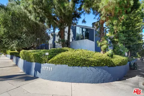 17711 Margate St #211, Encino, CA 91316