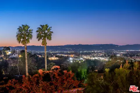 17031 Countess Pl, Encino, CA 91436