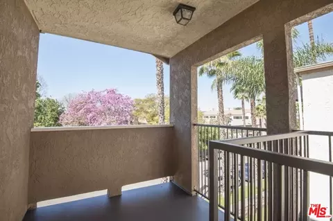 744 Rose Ave, Long Beach, CA 90813 photo 3