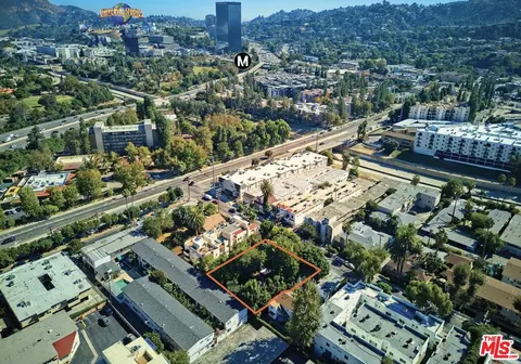 11035 Aqua Vista St, Studio City, CA 91602