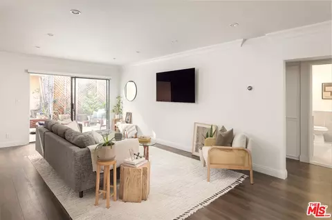 1750 Camino Palmero St #244, Los Angeles, CA 90046
