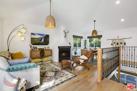 1316 N Topanga Cyn, Topanga, CA 90290