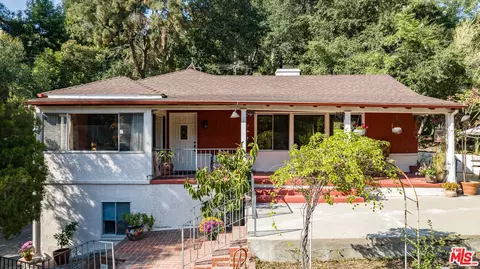 3825 Fredonia Dr, Los Angeles, CA 90068