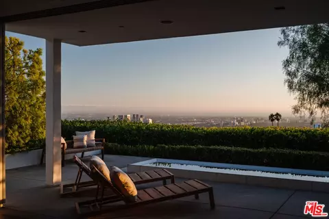 551 Chalette Dr, Beverly Hills, CA 90210