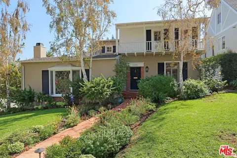 10604 Wellworth Ave, Los Angeles, CA 90024