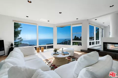 21764 Castlewood Dr, Malibu, CA 90265