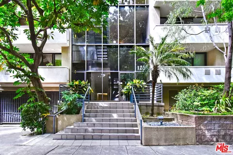 1233 Amherst Ave #301, Los Angeles, CA 90025