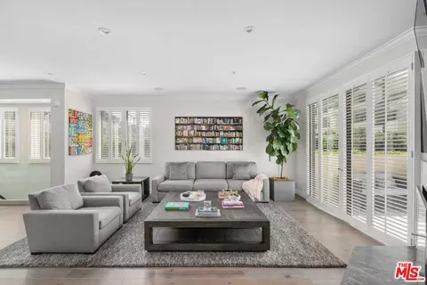 2262 Century Hl, Los Angeles, CA 90067