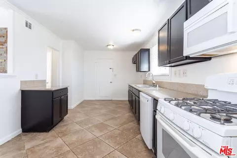 1305 Ahart St, Simi Valley, CA 93065 photo 9