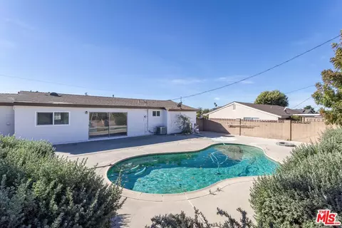 1305 Ahart St, Simi Valley, CA 93065 photo 17