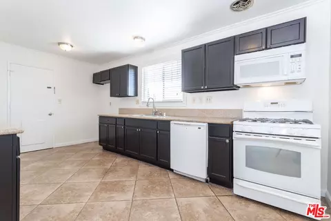 1305 Ahart St, Simi Valley, CA 93065 photo 8