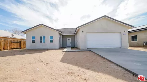 9510 Village Ctr, California City, CA 93505