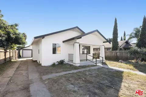 2074 Cerritos Ave, Long Beach, CA 90806