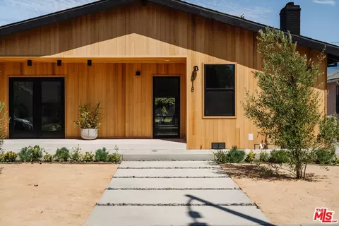 3718 S Muirfield Rd, Los Angeles, CA 90016