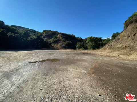 2034 N Topanga Canyon Blvd, Topanga, CA 90290