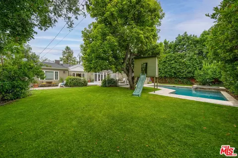 12227 Addison St, Valley Village, CA 91607