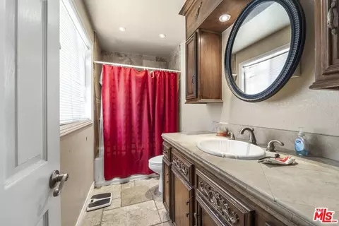 Bath - 3575 Crystal Ct, Palmdale, CA 93550 photo 4 of 5
