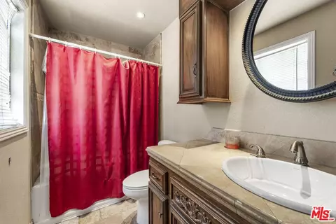Bath - 3575 Crystal Ct, Palmdale, CA 93550 photo 3 of 5