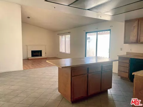 37525 37th St, Palmdale, CA 93550 photo 10