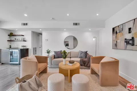 1010 Palm Ave #111, West Hollywood, CA 90069