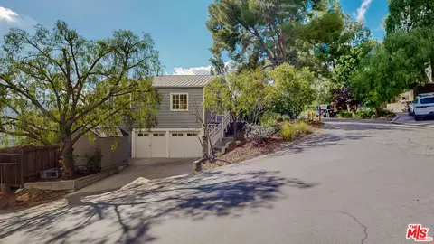 22830 Portage Circle Dr, Topanga, CA 90290