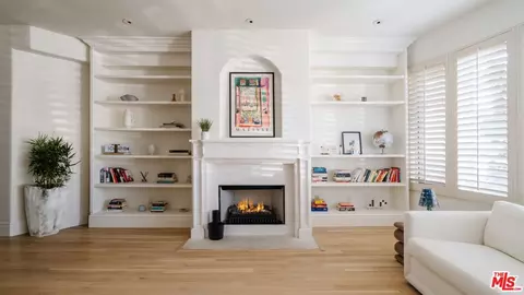 137 S Spalding Dr #106, Beverly Hills, CA 90212