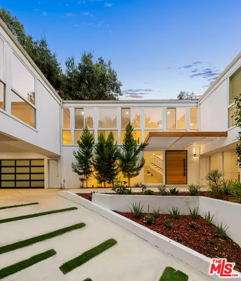 1241 Encino Dr, Pasadena, CA 91106