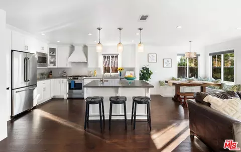 1125 Daveric Dr, Pasadena, CA 91107