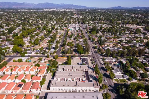 18325 Saticoy St, Reseda, CA 91335 photo 22