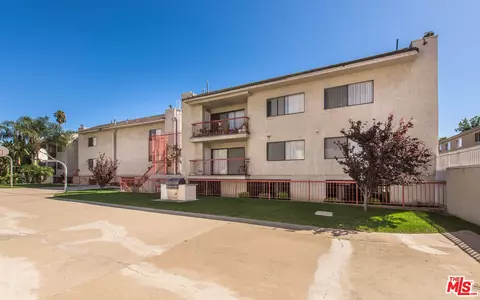 18325 Saticoy St, Reseda, CA 91335 photo 11
