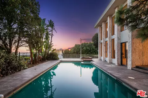 2380 Venus Dr, Los Angeles, CA 90046