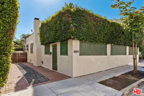 8956 Vista Grande St, West Hollywood, CA 90069
